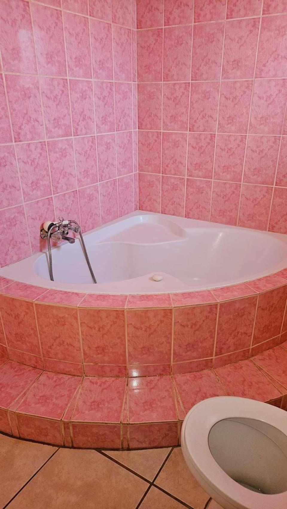 Goodlife Guest House In Mafikeng Ngoại thất bức ảnh